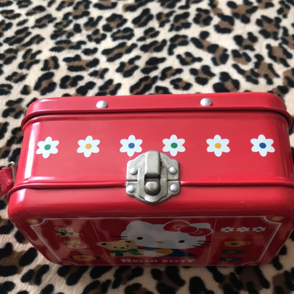 1996 HELLO KITTY ❤️ Sanrio Metal Tin Purse Red Teacup Vintage 90s Bear Kawaii - Picture 14 of 17